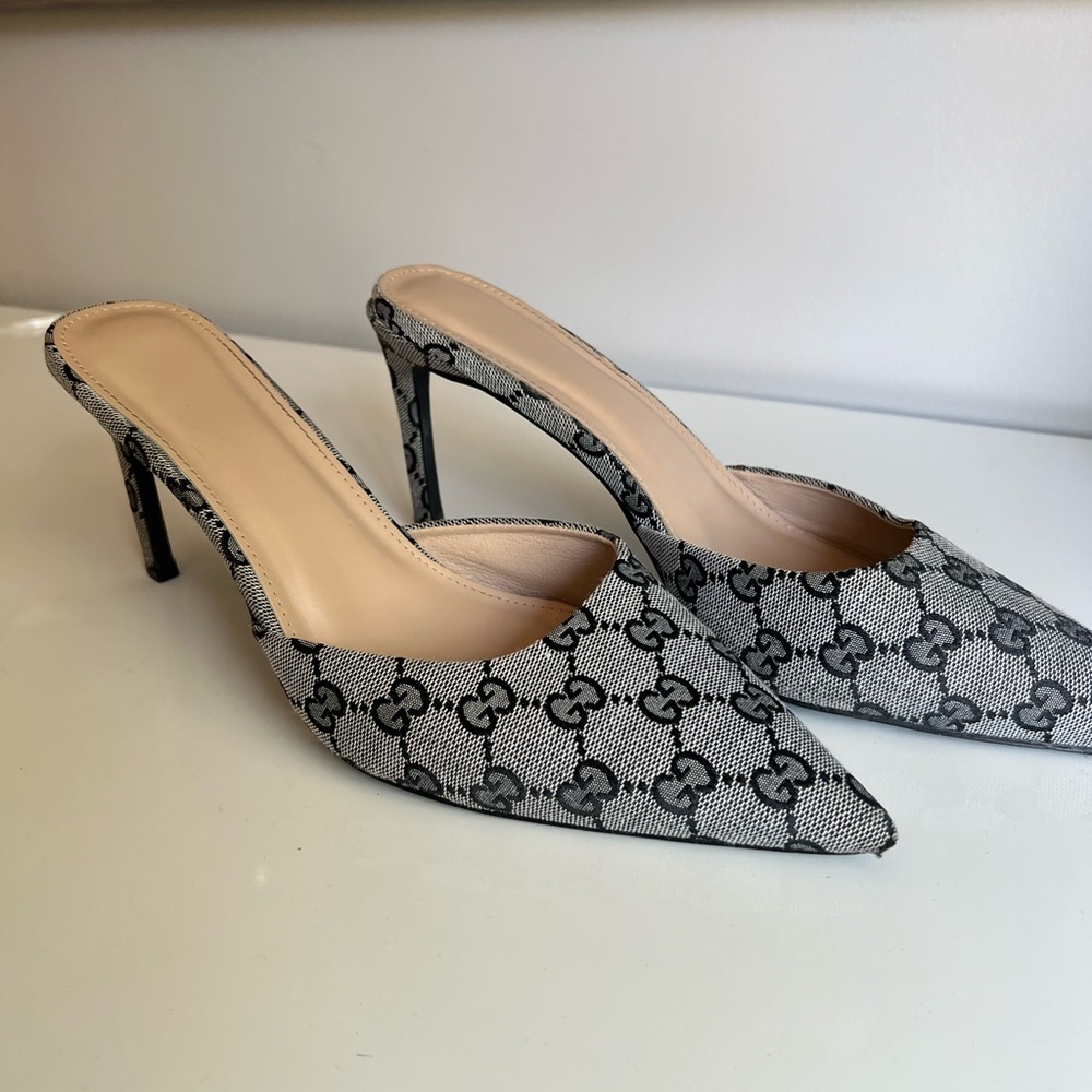 Gucci Women's Black and Gray Heels
